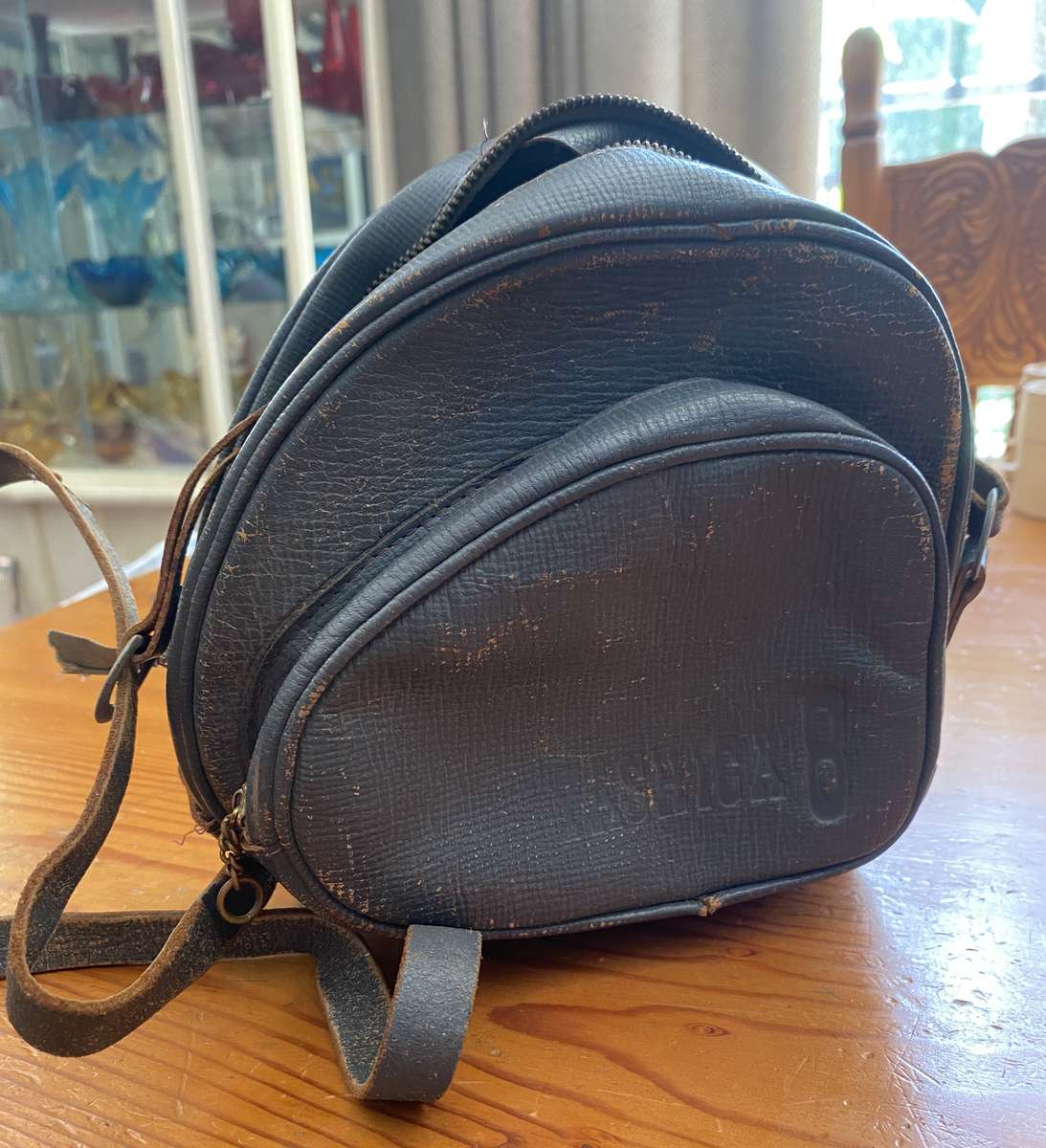 VINTAGE MOVIE CAMERA