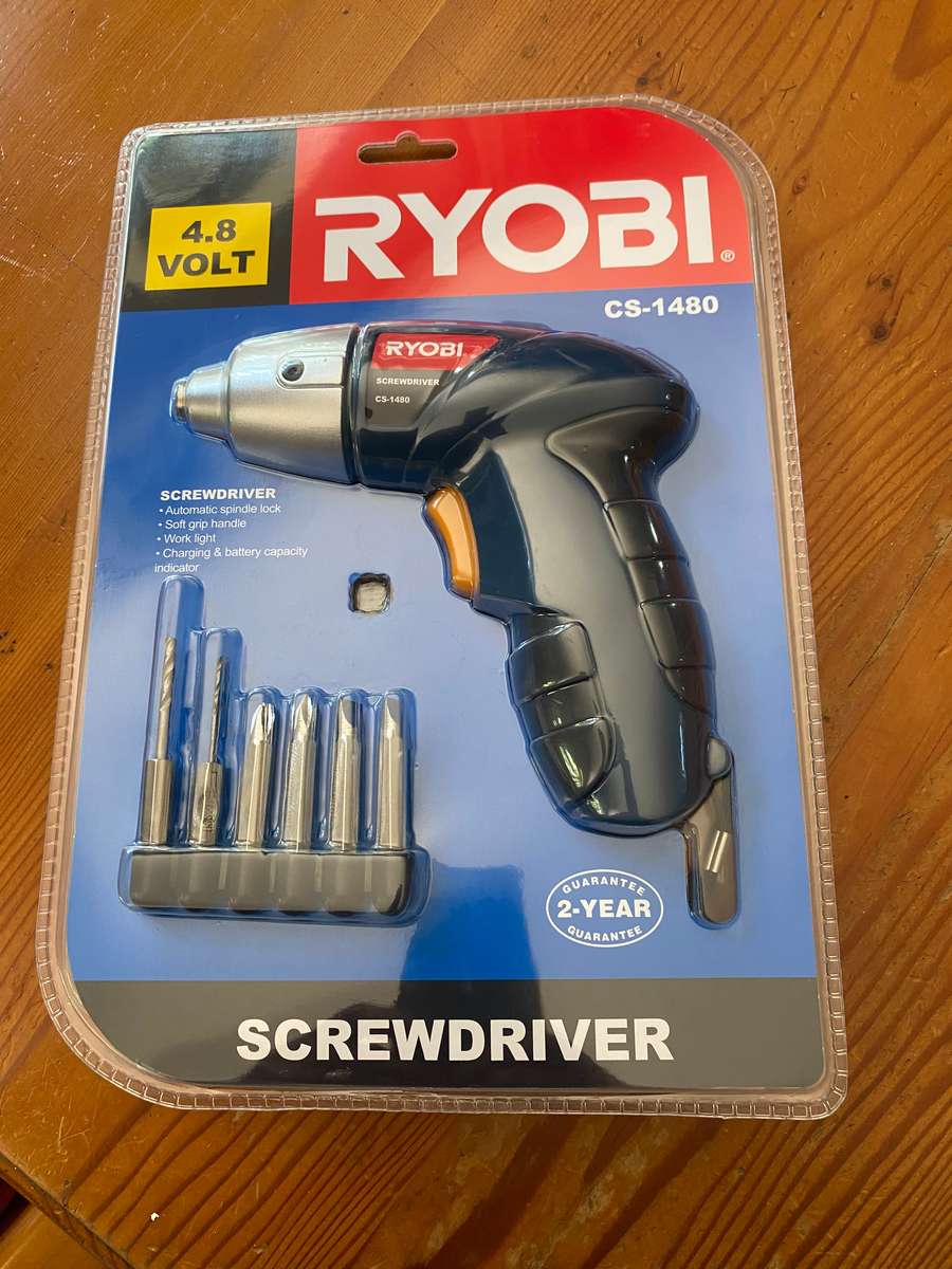RYOBI CORDLES SCREW DRIVER