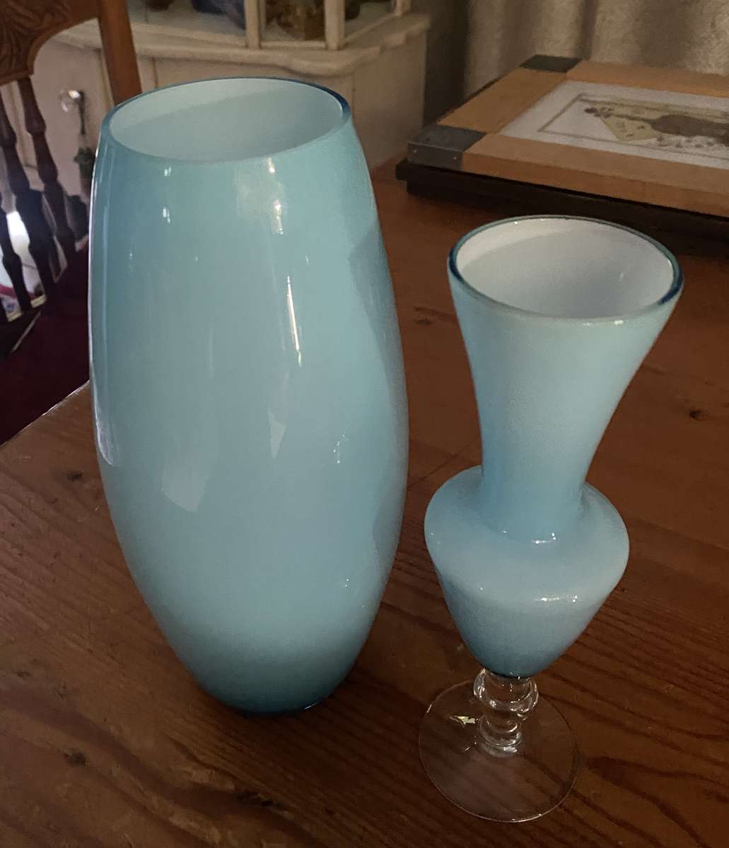 VINTAGE BLUE AND WHITE GLASS VASES