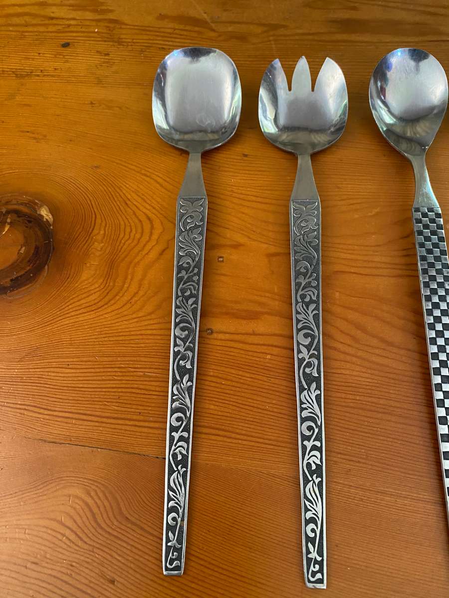 SALAD SERVING SPOONS