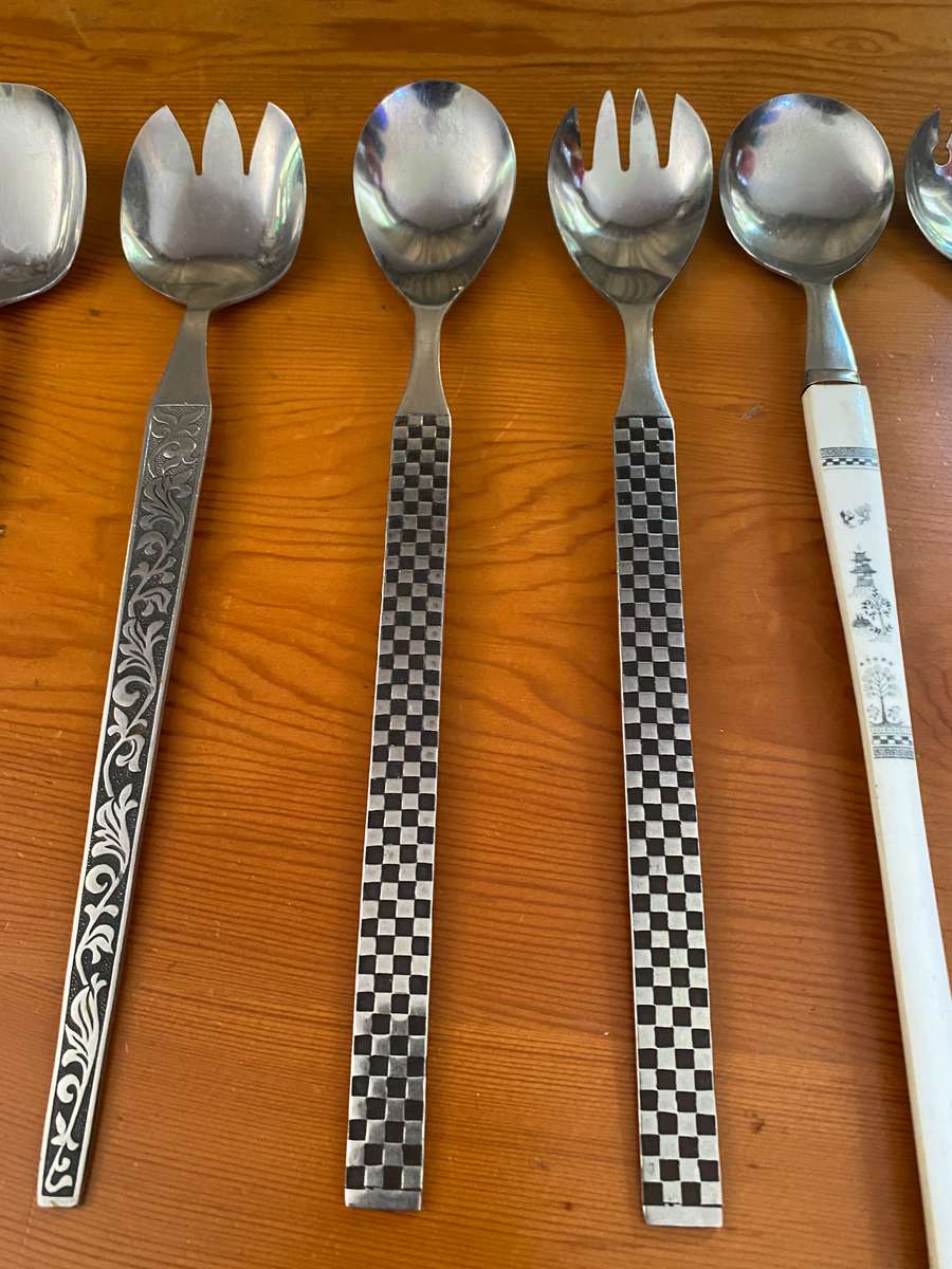 SALAD SERVING SPOONS