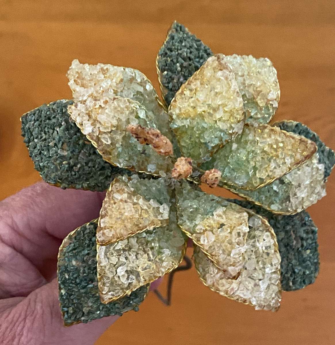 VINTAGE STONE FLOWERS