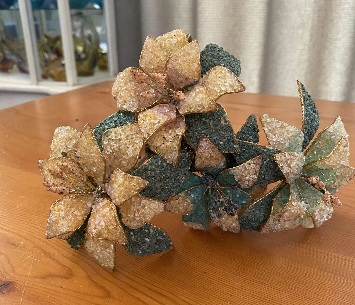 VINTAGE STONE FLOWERS