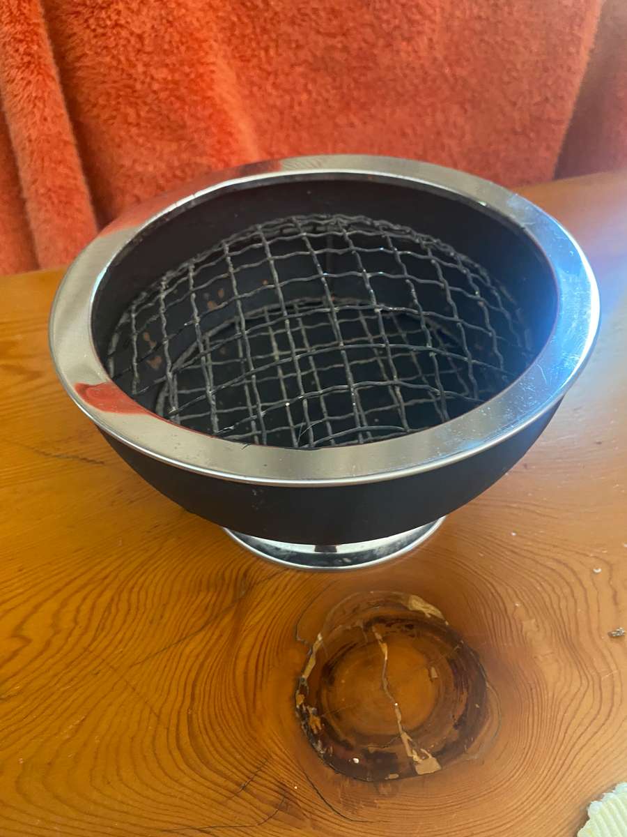 VINTAGE METAL FLOWER ARRANGING POT