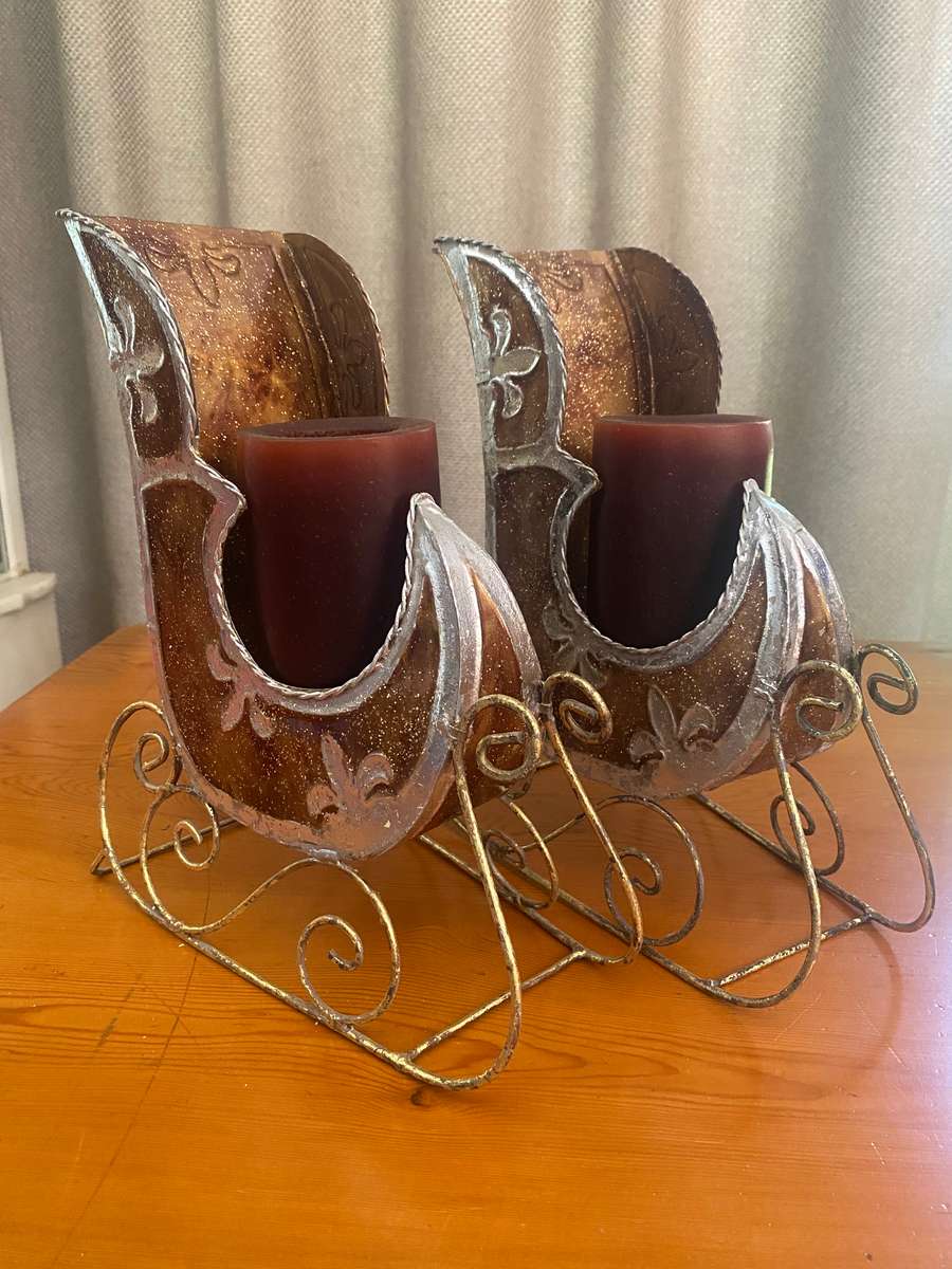 CHRISTMAS SLEIGH , TABLE ORNAMENTS