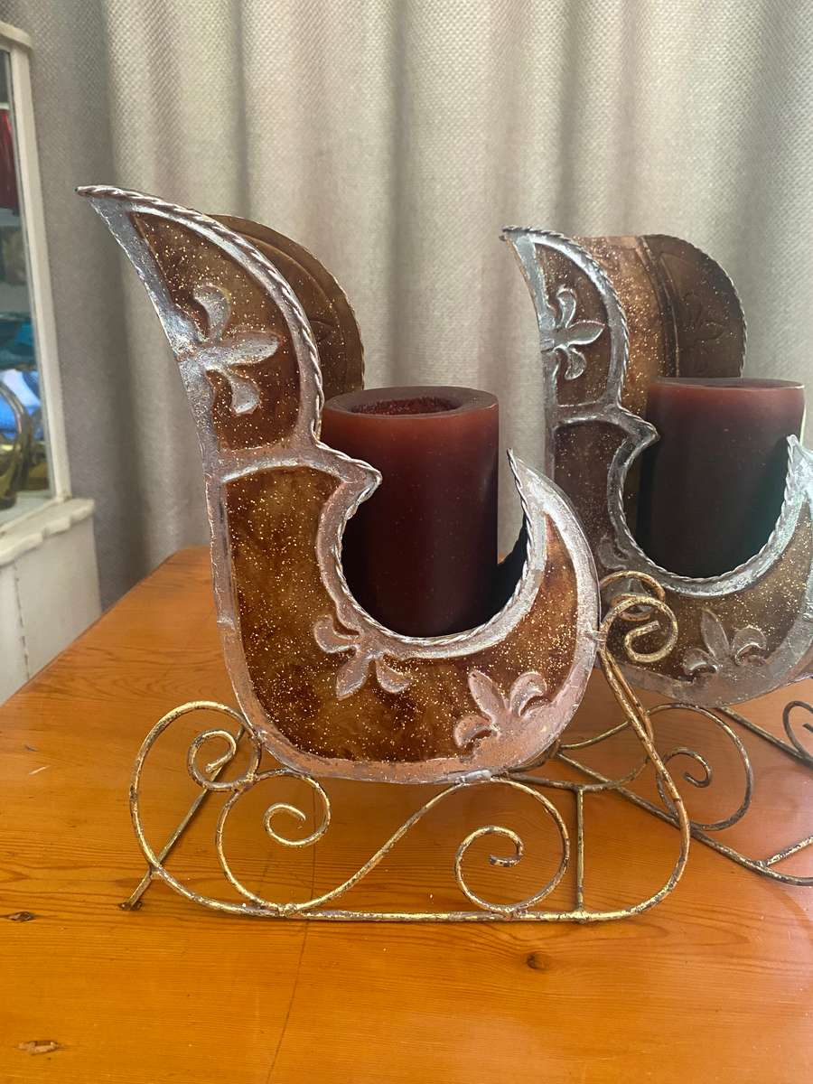 CHRISTMAS SLEIGH , TABLE ORNAMENTS