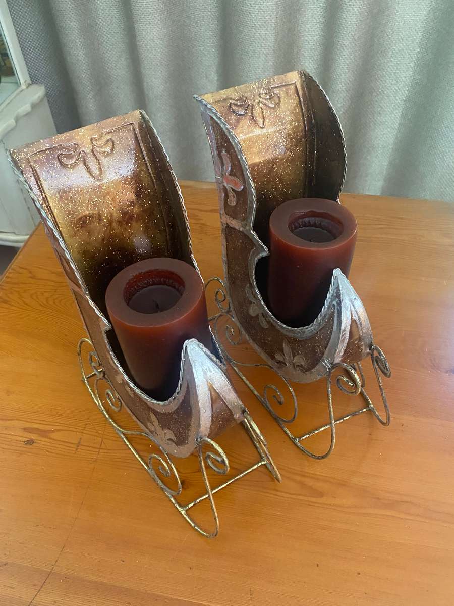 CHRISTMAS SLEIGH , TABLE ORNAMENTS