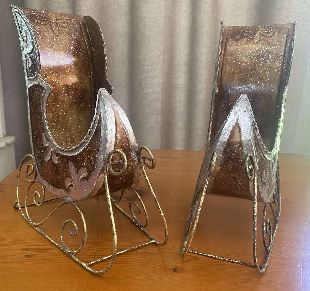 CHRISTMAS SLEIGH , TABLE ORNAMENTS