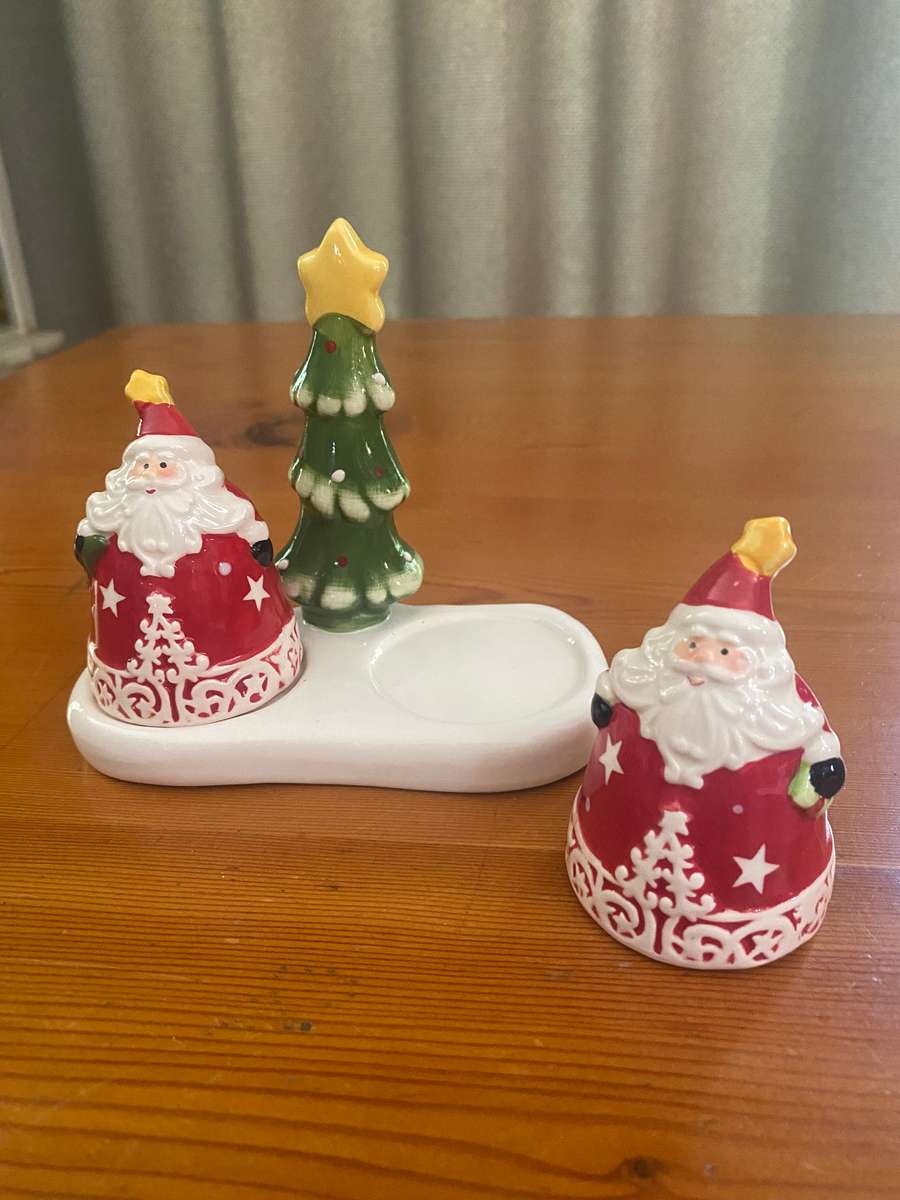 SANTA SALT AND PEPPER SET