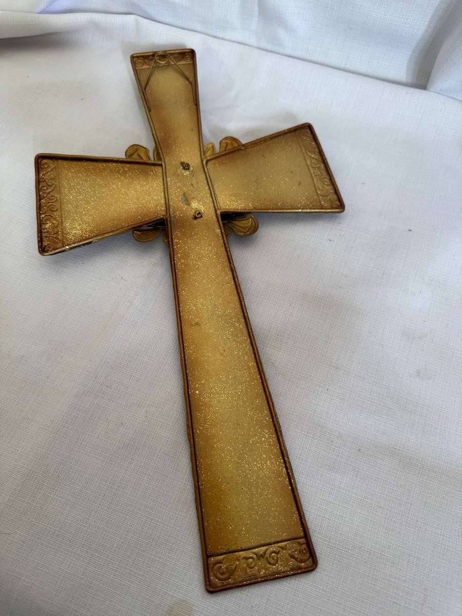 BROWN METAL CROSS