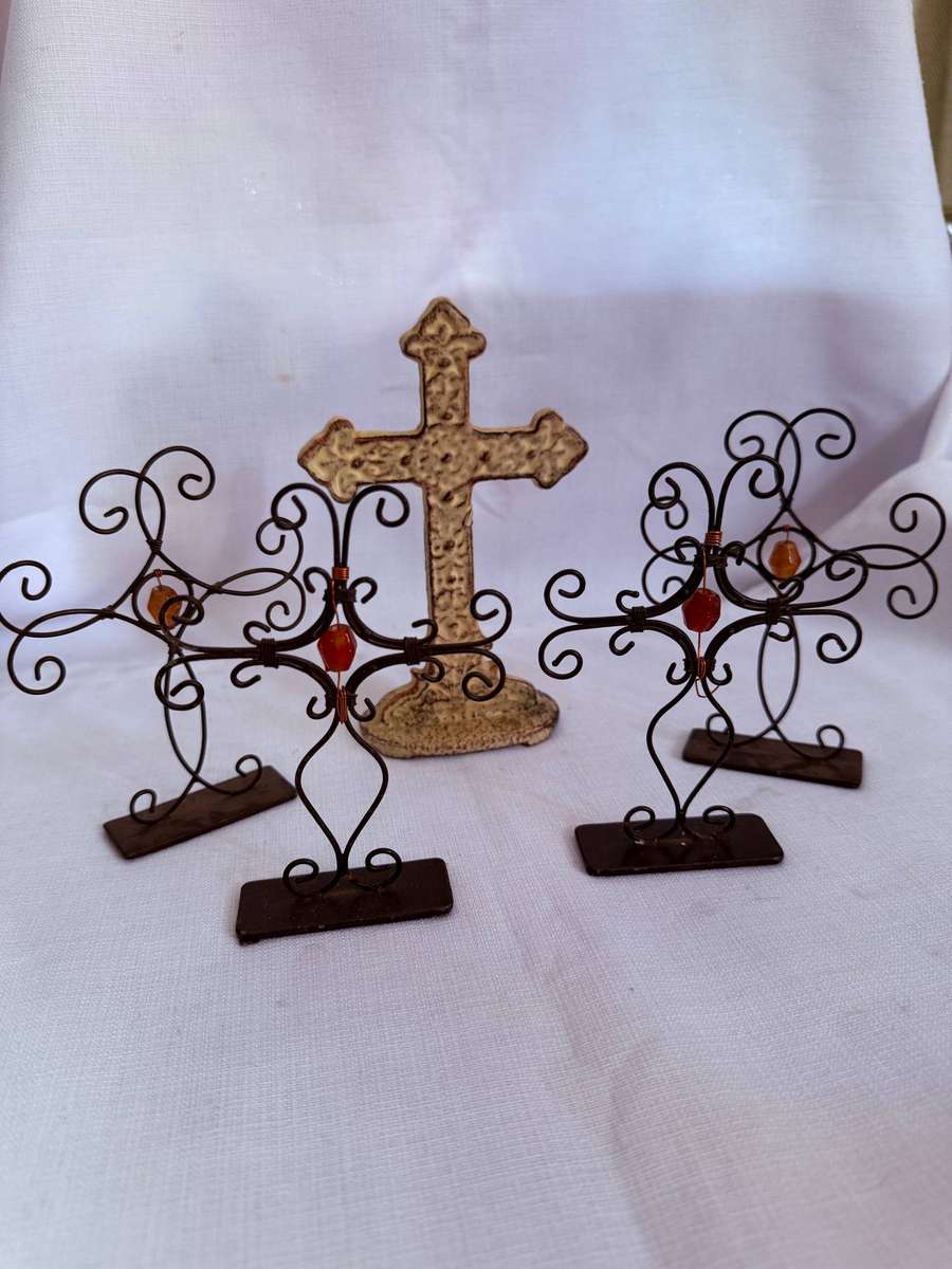 COLLECTION OF SMALL CROSSES