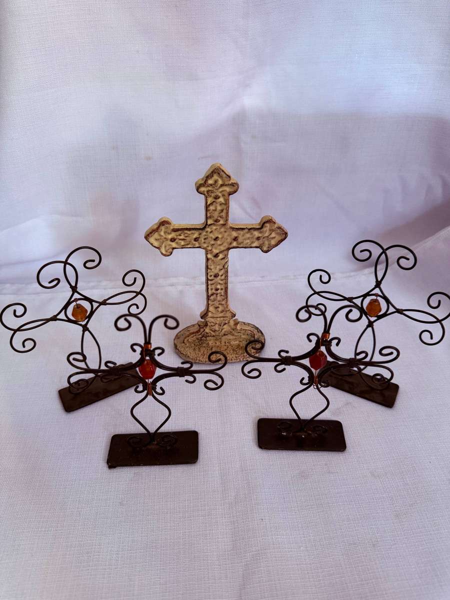COLLECTION OF SMALL CROSSES