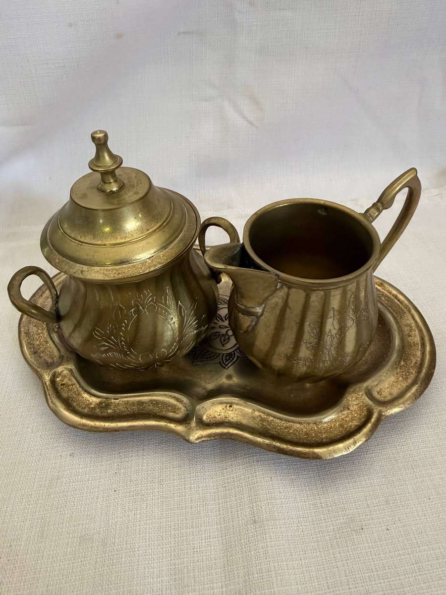 METAL MILK AND SUGAR SET