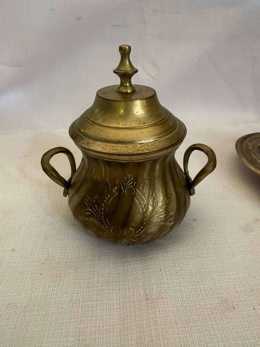 METAL MILK AND SUGAR SET