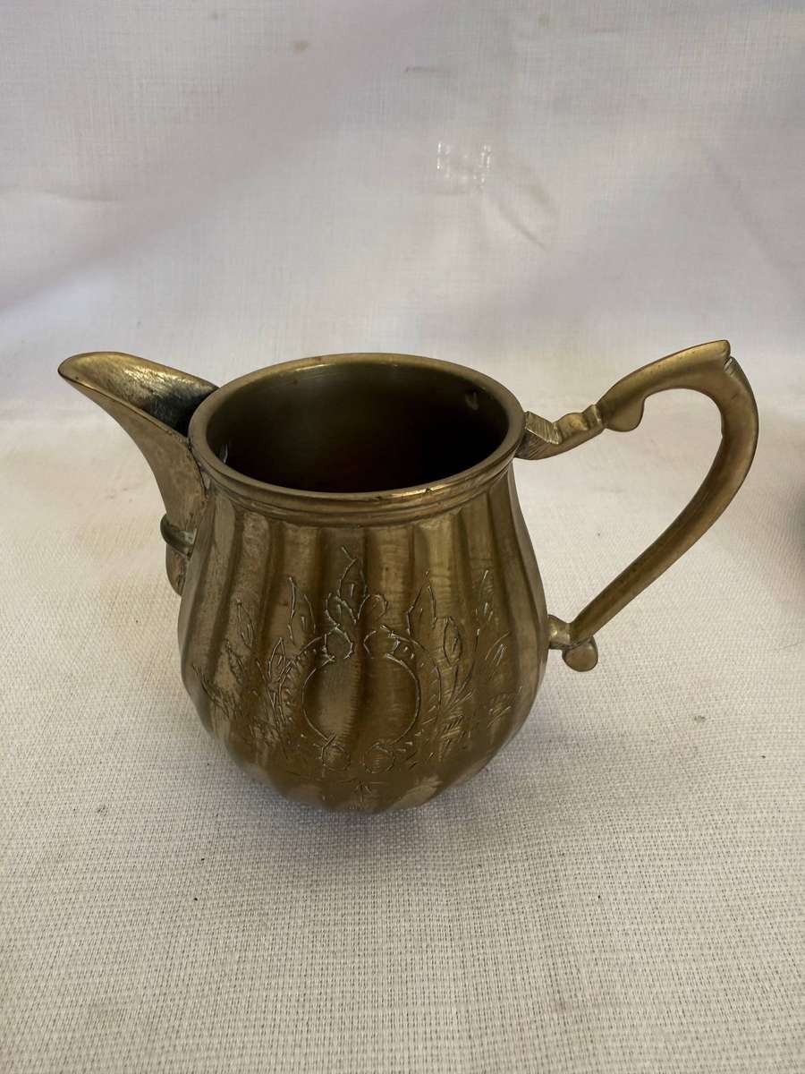METAL MILK AND SUGAR SET