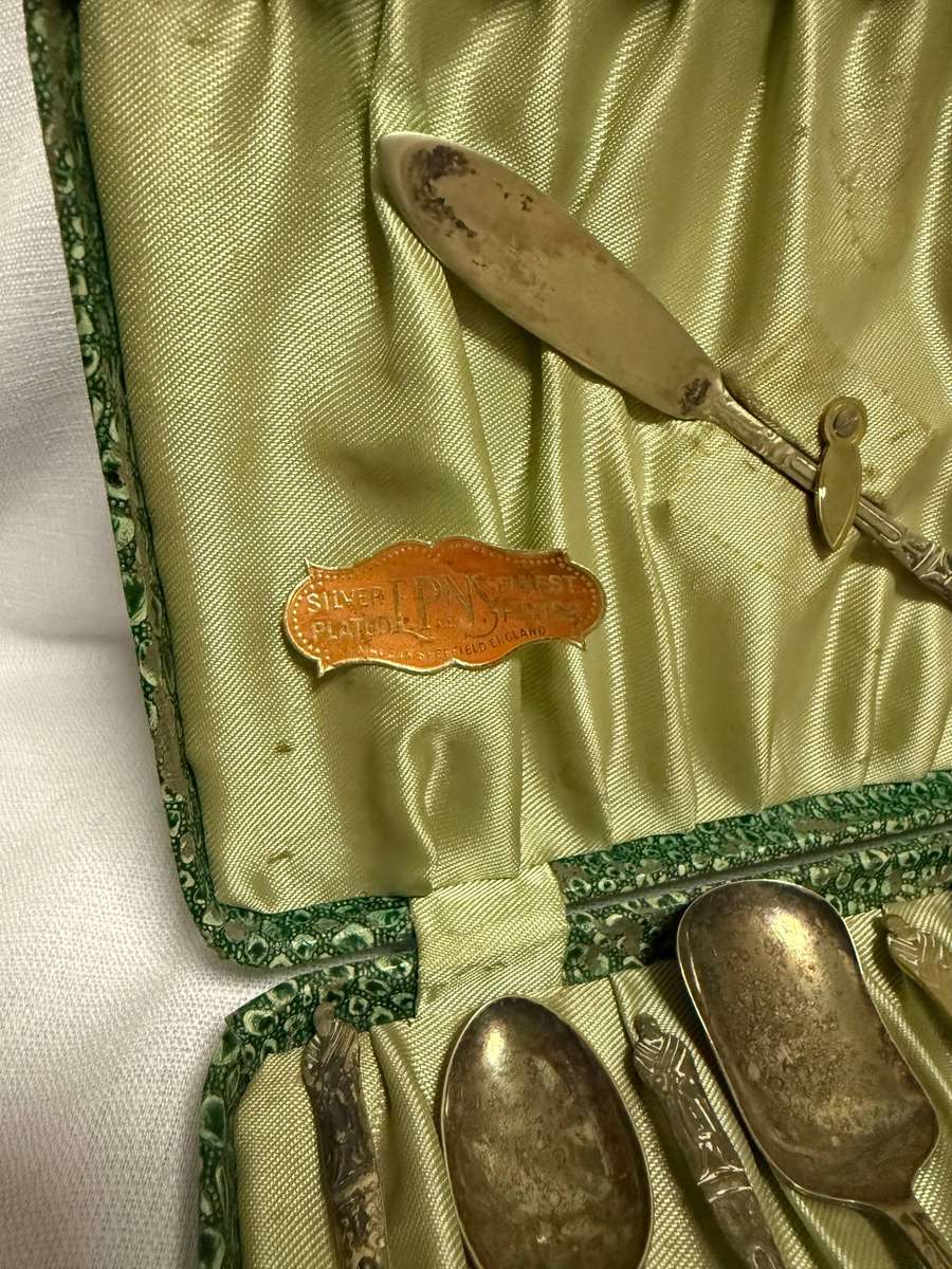 APOSTLE SPOON SET