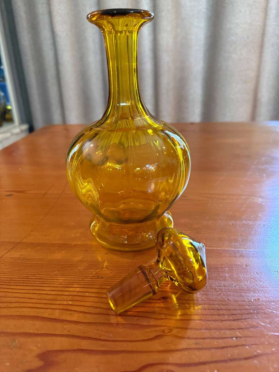 BLENKO GLASS DECANTER