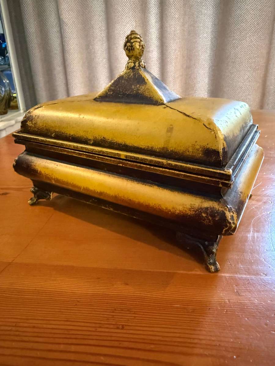 METAL TRINKET BOX
