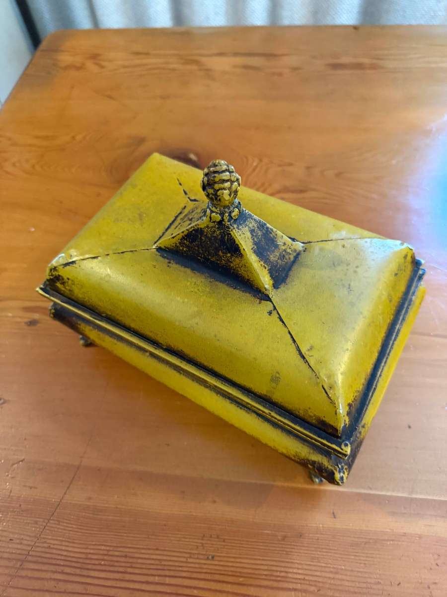 METAL TRINKET BOX