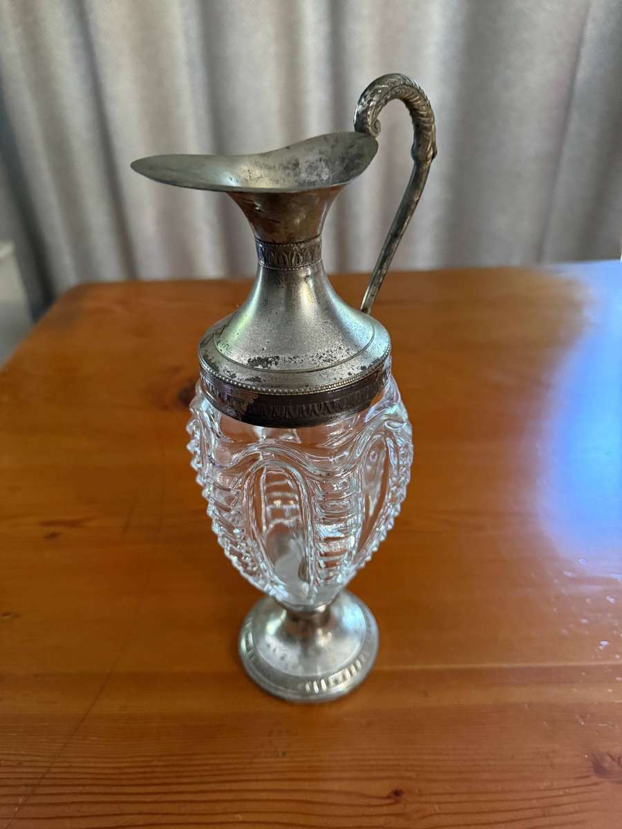 VINTAGE VENITIAN GLASS PITCHER WITH SILVER PLATED METAL HANDLE AND MOUNT