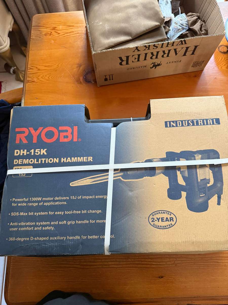RYOBI DEMOLISHING HAMMER