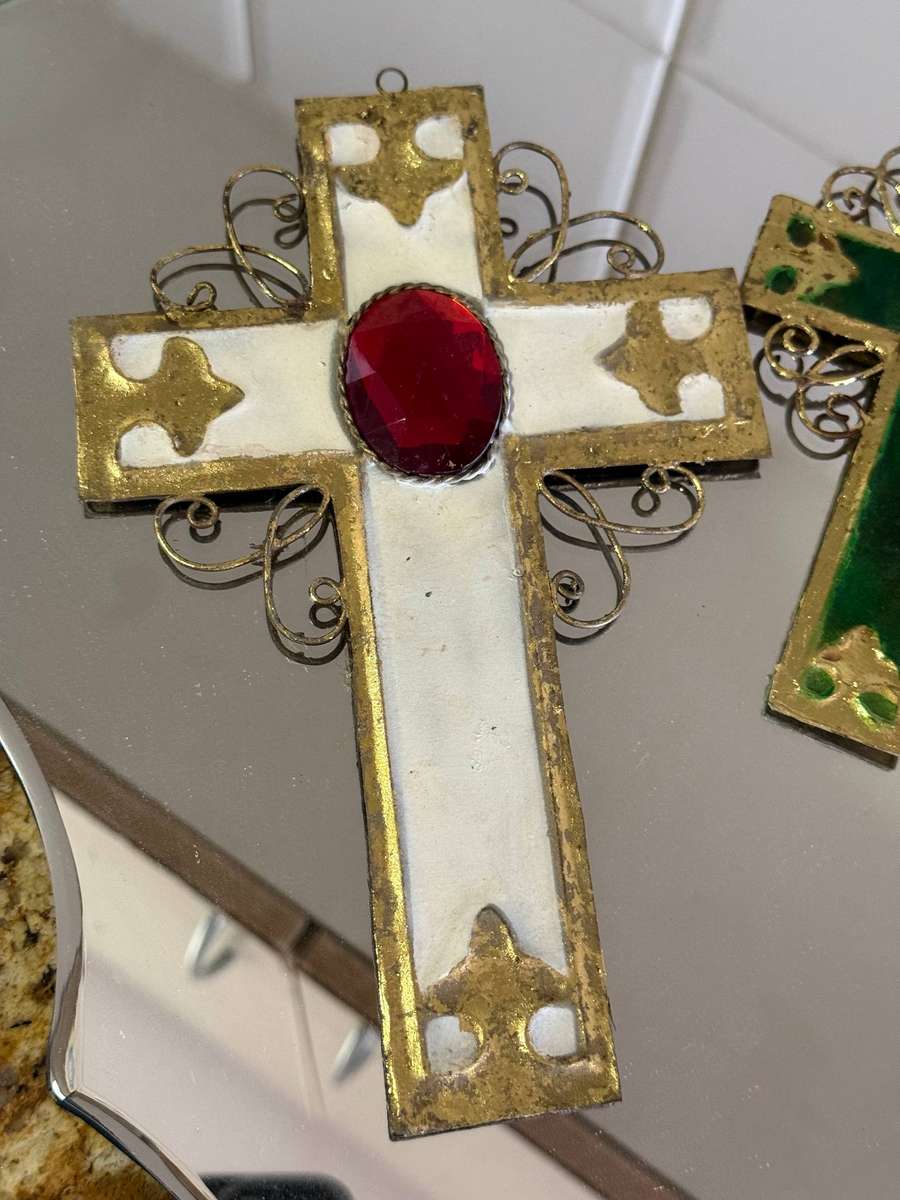 COLLECTION OF SMALL CROSSES