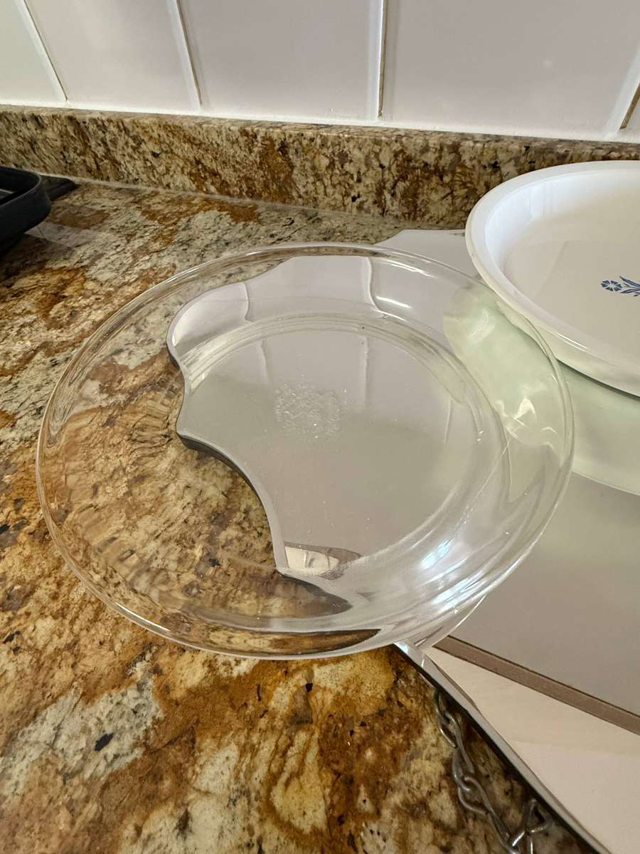 VINTAGE PIE DISHES