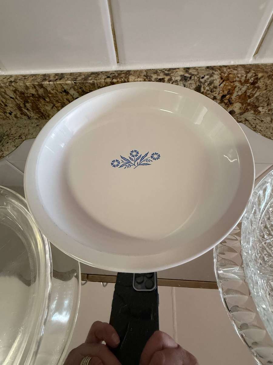 VINTAGE PIE DISHES