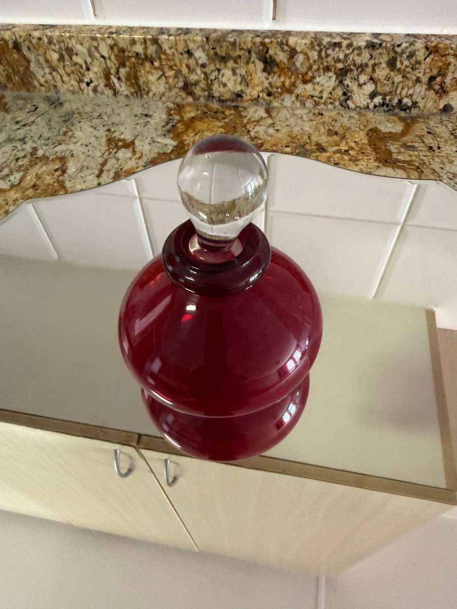 VINTAGE RED GLASS POT