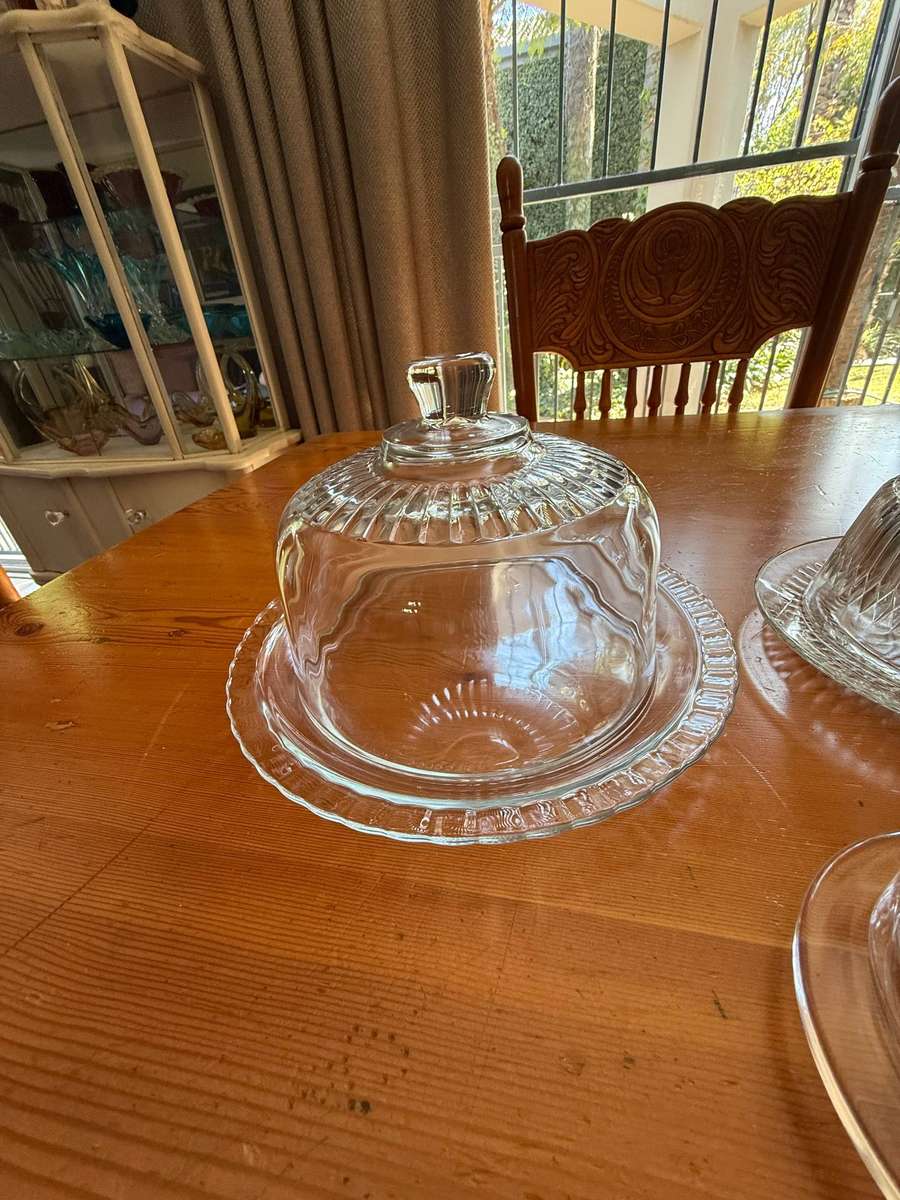 CHEESE OR BUTTER DISHES