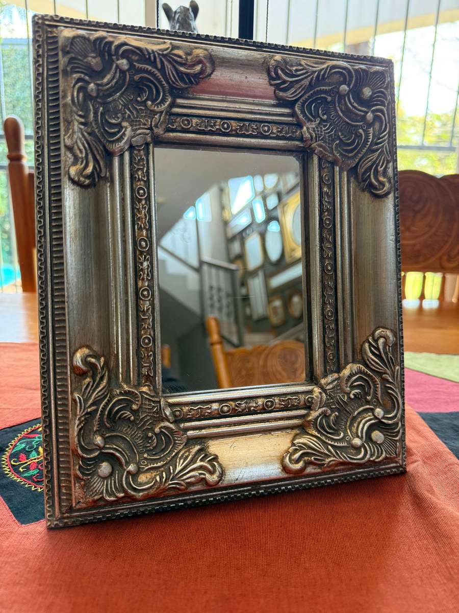 SMALL MIRROR