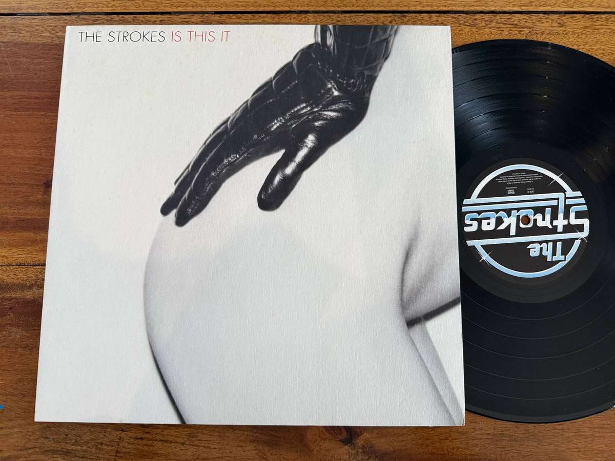 The Strokes - Is This It? RTRADELP030 (EU) NM/VG+LP almost NM