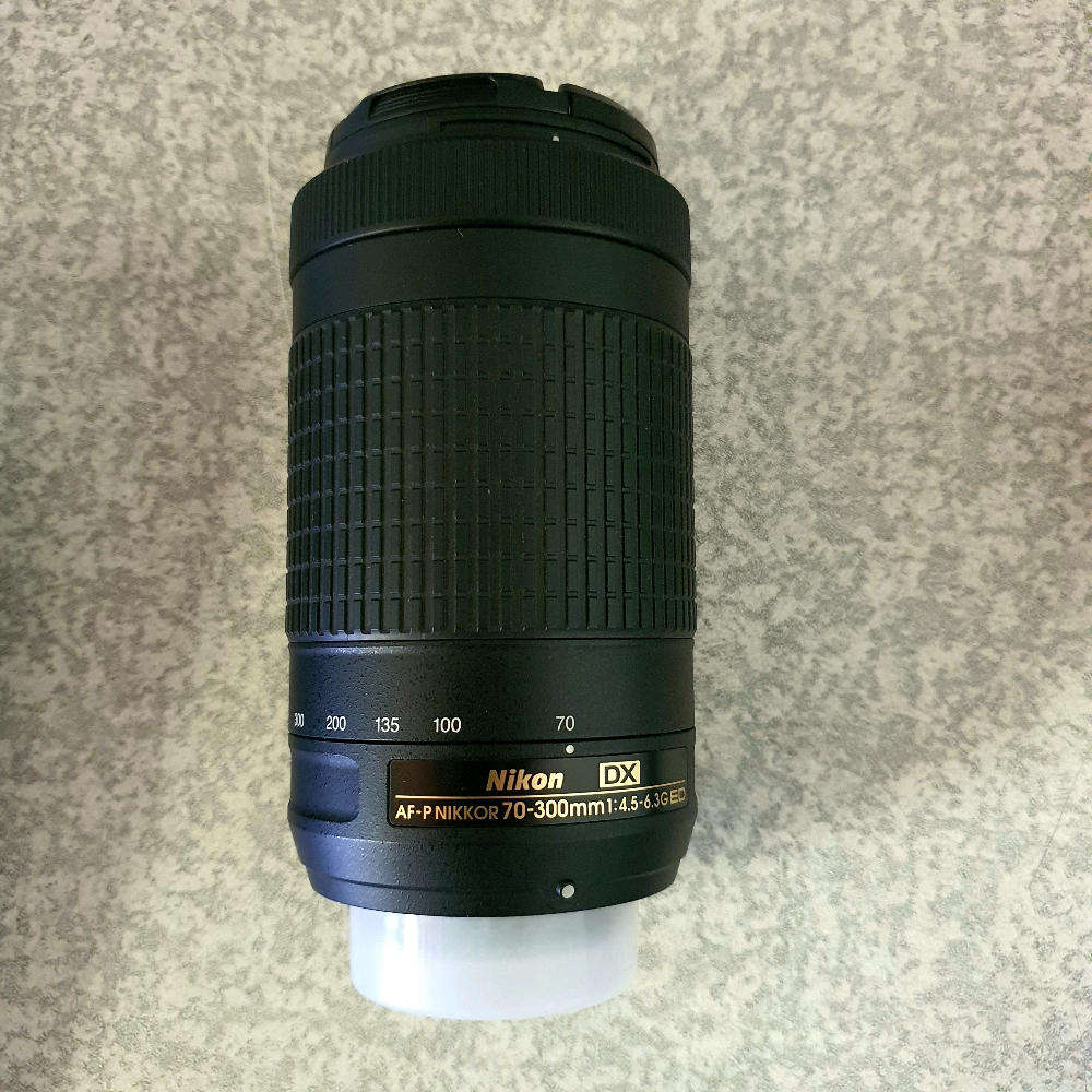 Nikon D5600 Full kit ( 2 lenses ) + Vanguard Bag