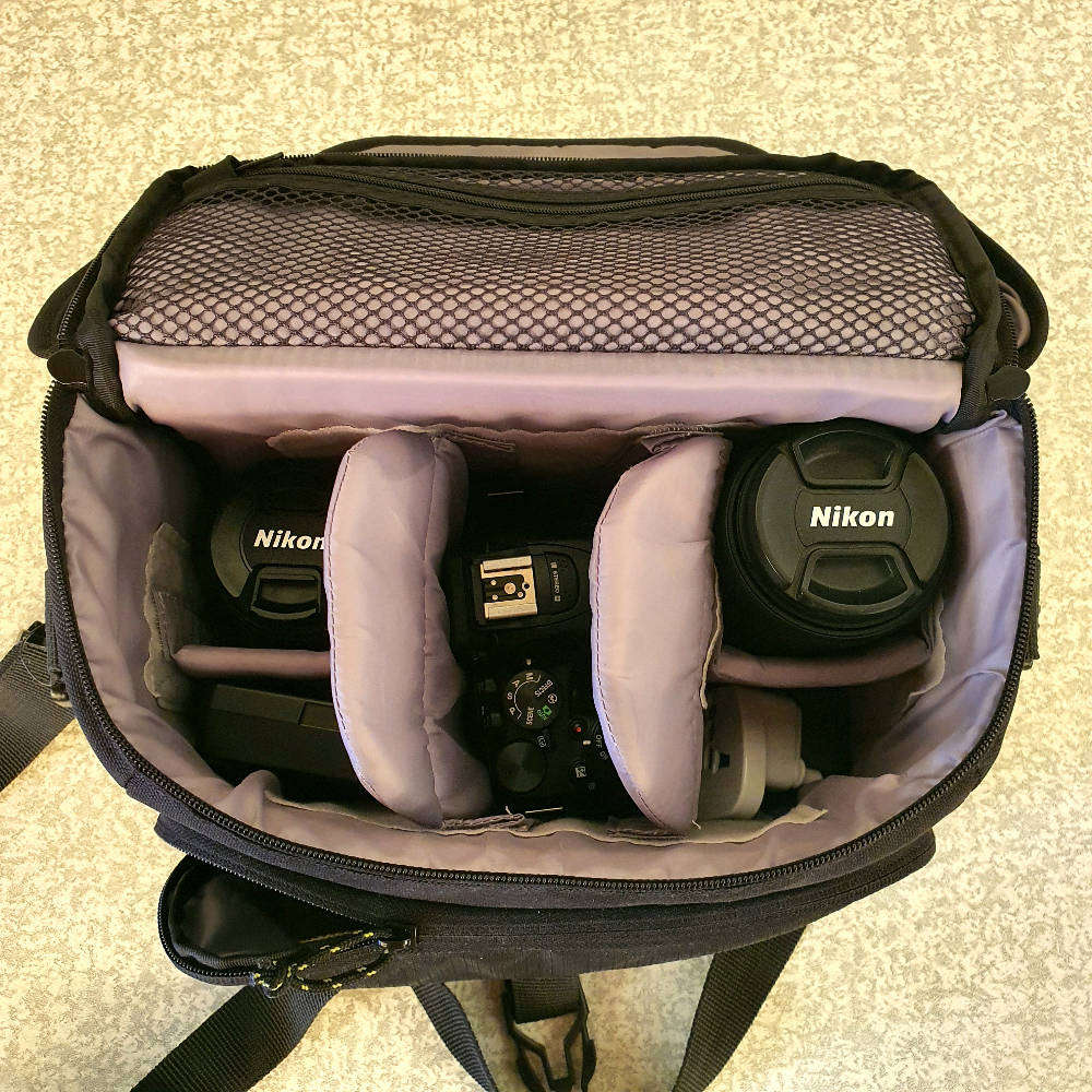 Nikon D5600 Full kit ( 2 lenses ) + Vanguard Bag