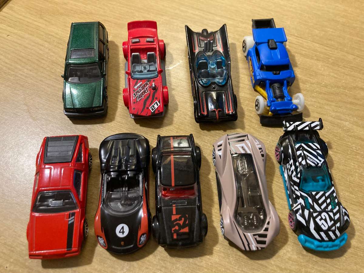 Lot of 9 loose Hot Wheels