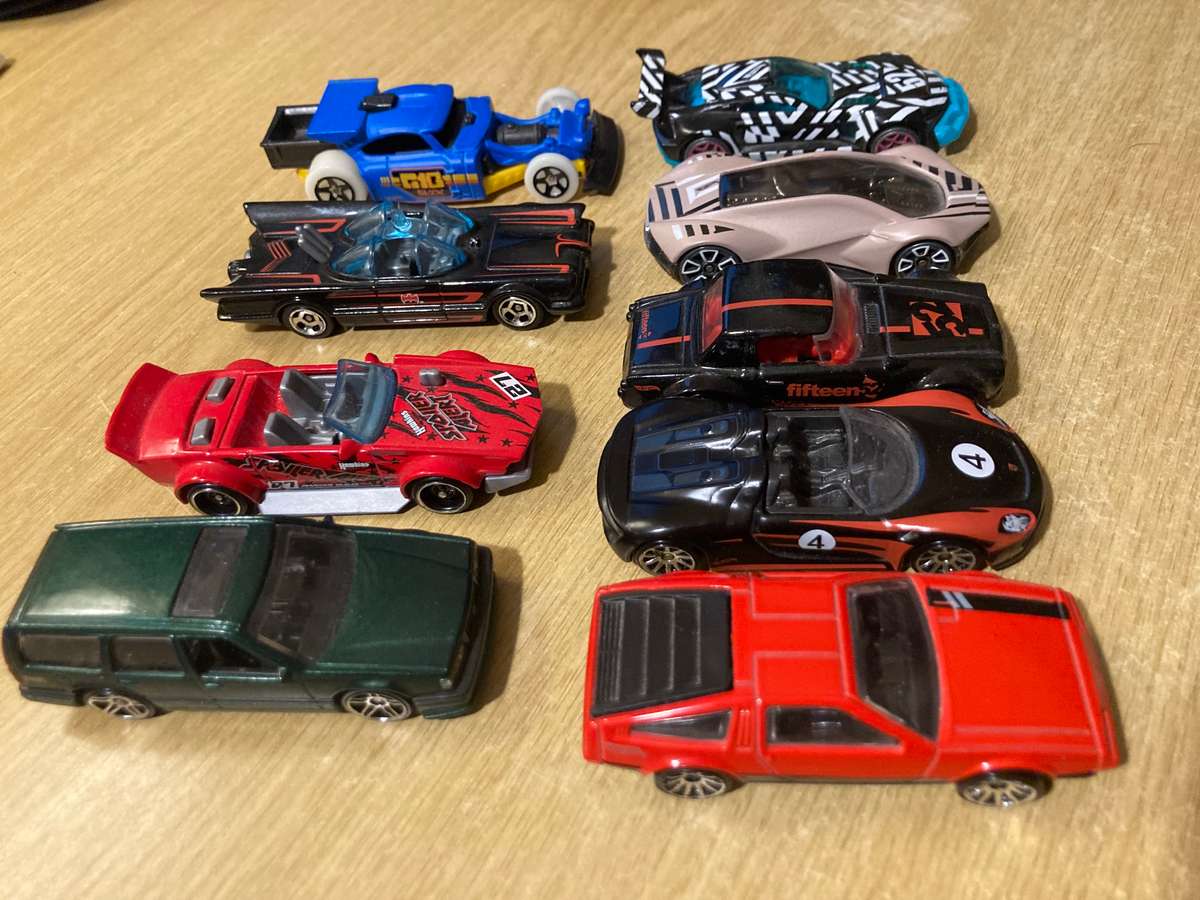 Lot of 9 loose Hot Wheels