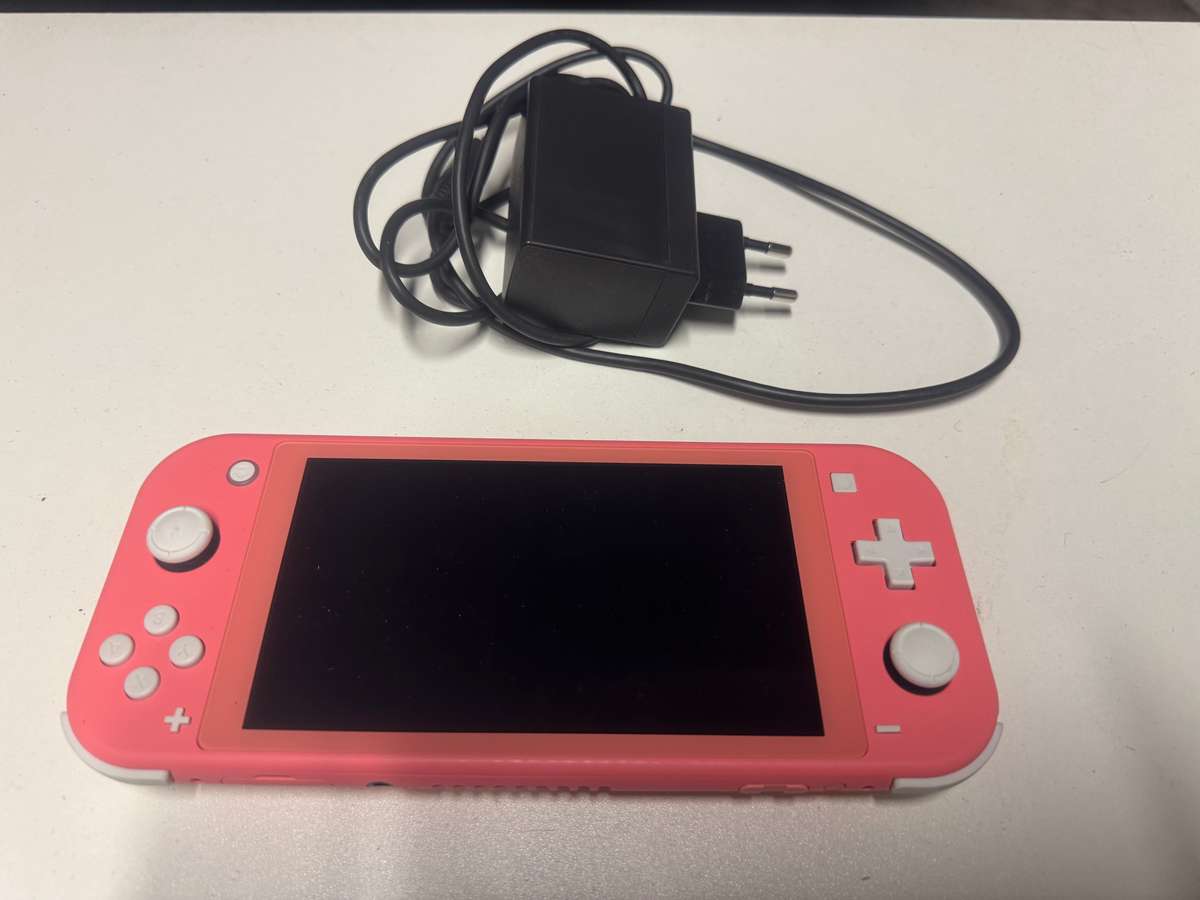 Nintendo switch lite - NO RESERVE