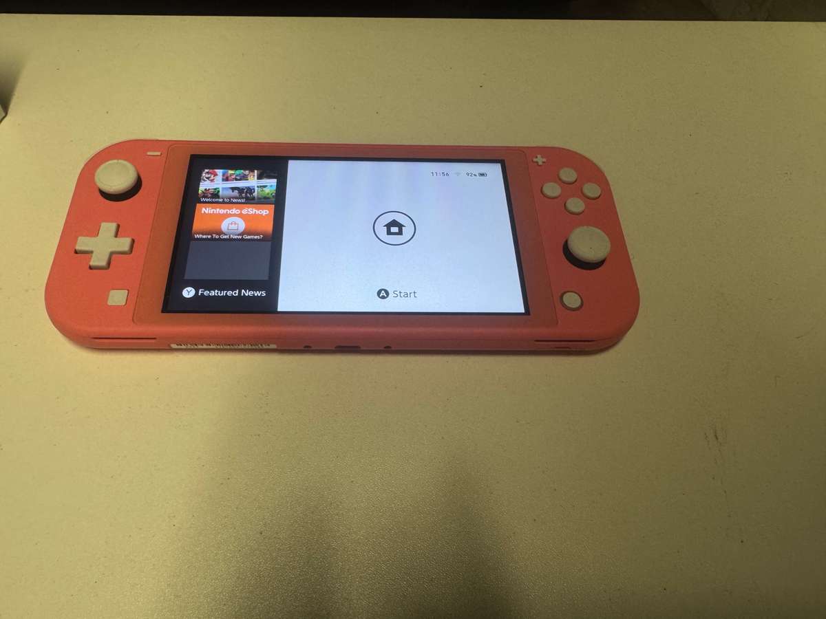 Nintendo switch lite - NO RESERVE