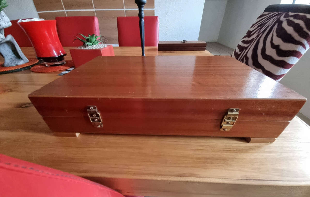 12 steak knives and forks