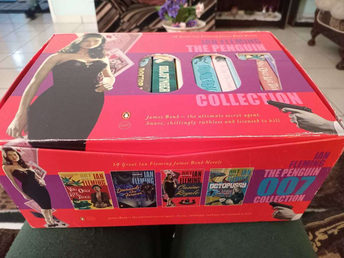 Ian Fleming, James Bond 007, The Penguin Collection, 14 book set