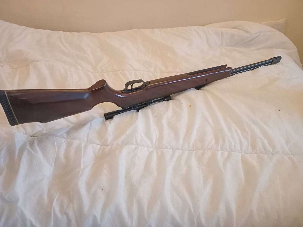 High powered spring loaded air rifle