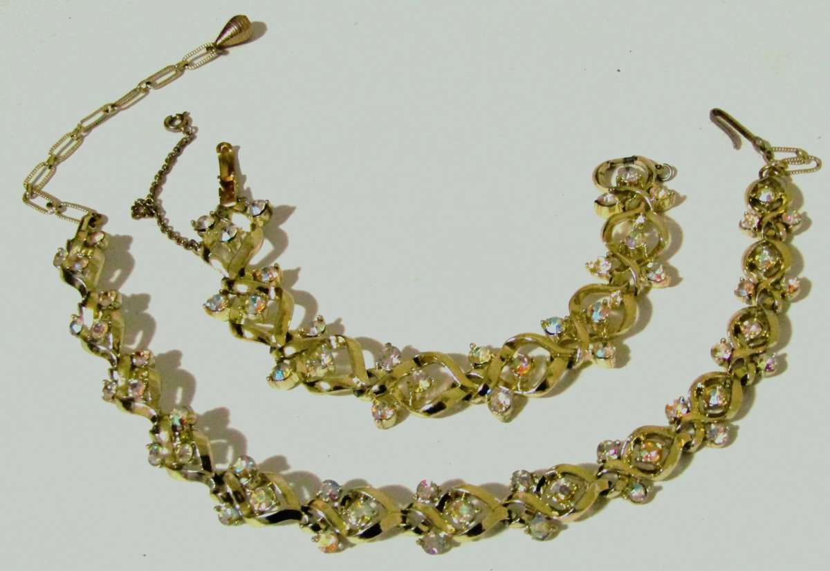Vintage 1950s Gold Tone Aurora Borealis Link Necklace & Matching Bracelet Set