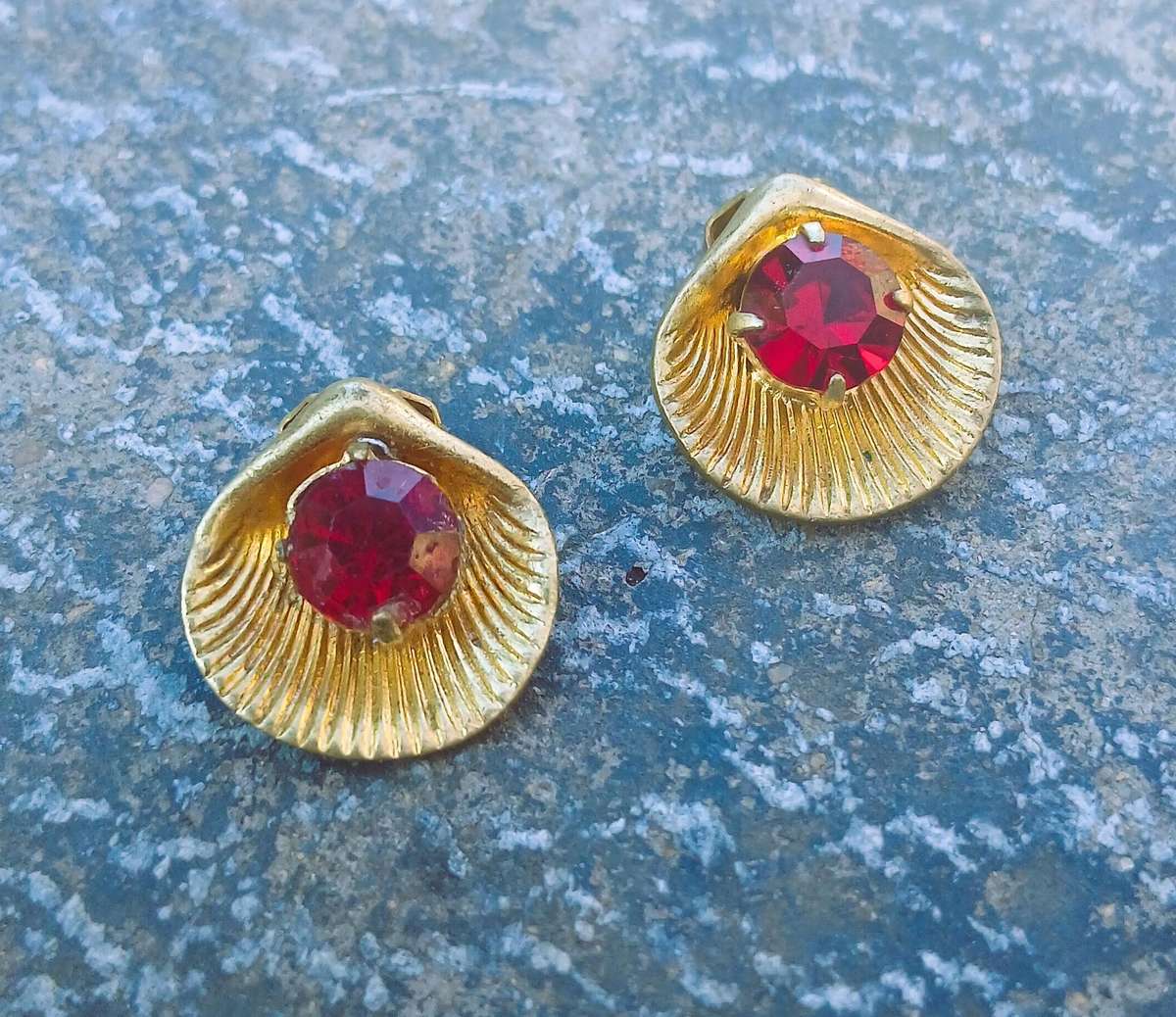 Vintage 1950s/60s Gilt Metal Scallops with Ruby Rhinestone Clip-On Earrings