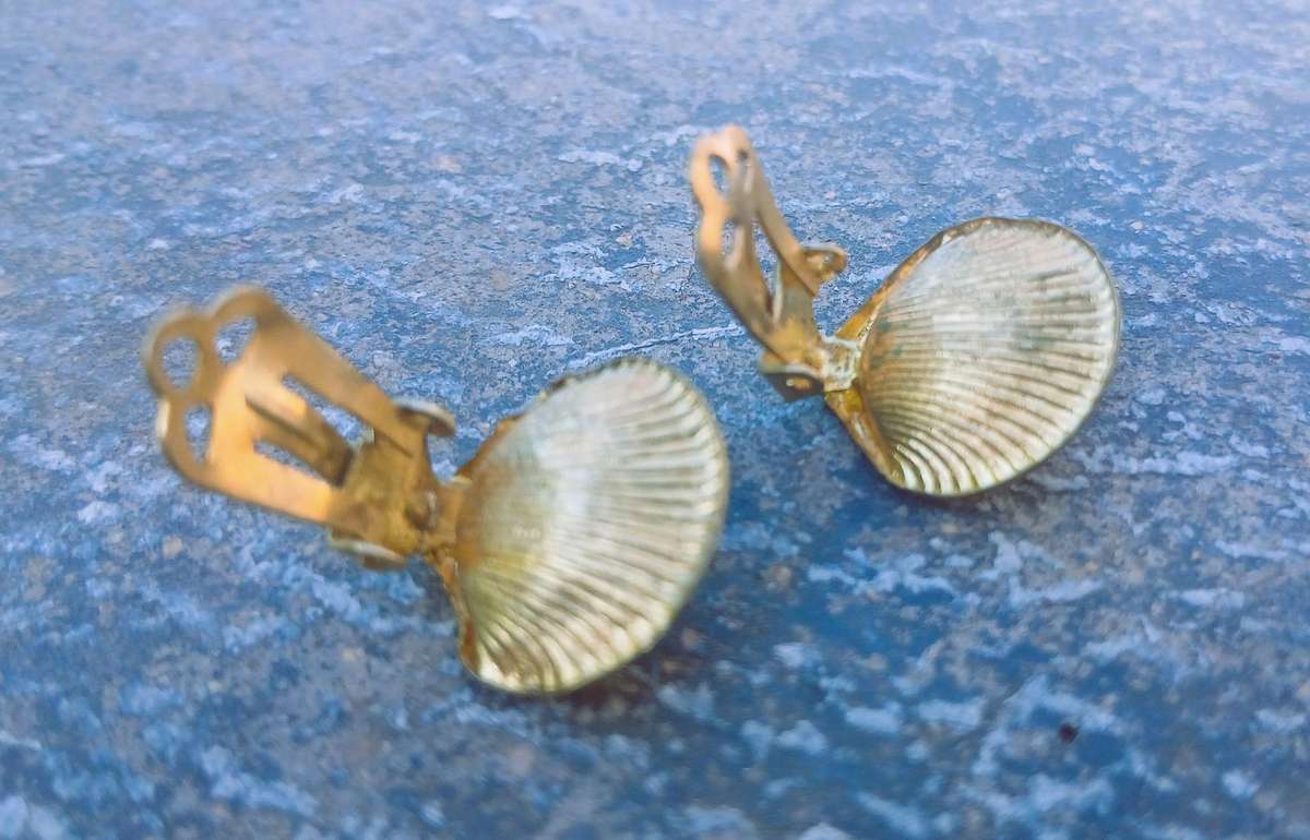 Vintage 1950s/60s Gilt Metal Scallops with Ruby Rhinestone Clip-On Earrings