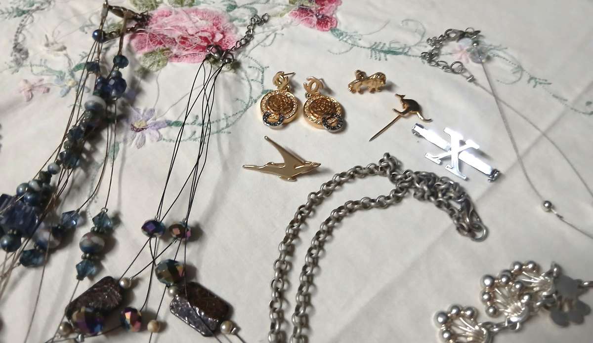 Job Lot Eclectic Vintage Costume Jewellery | Mixed Styles | Necklaces, Bracelets, Earrings & More