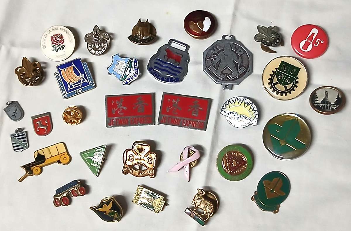 Diverse Collection of Vintage Pins & Badges  Mixed Lot