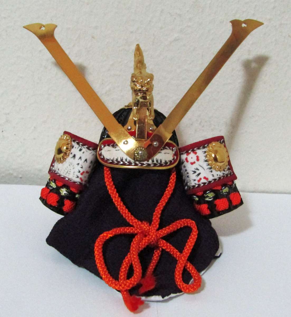 Vintage Replica Kabuto Samurai Doll Helmet Display Set with Gilt Embellishments and Original Box