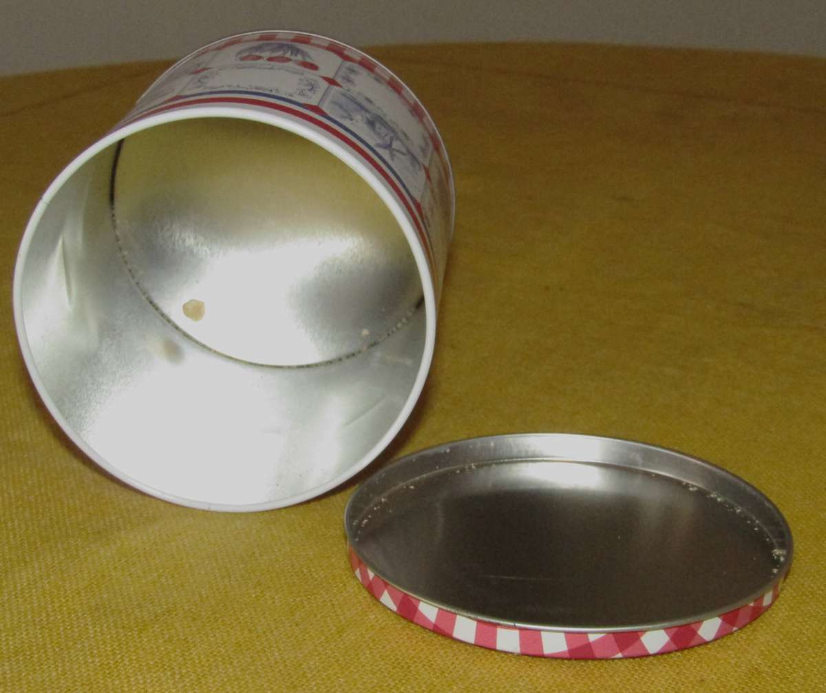 Contemporary, Collectible Ik hou van Holland Storage Tin