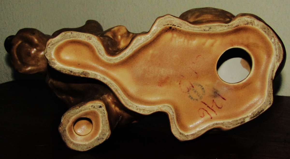 Vintage Sylvac Pottery Large Brown/Tan Scottish Terrier, Number 1209