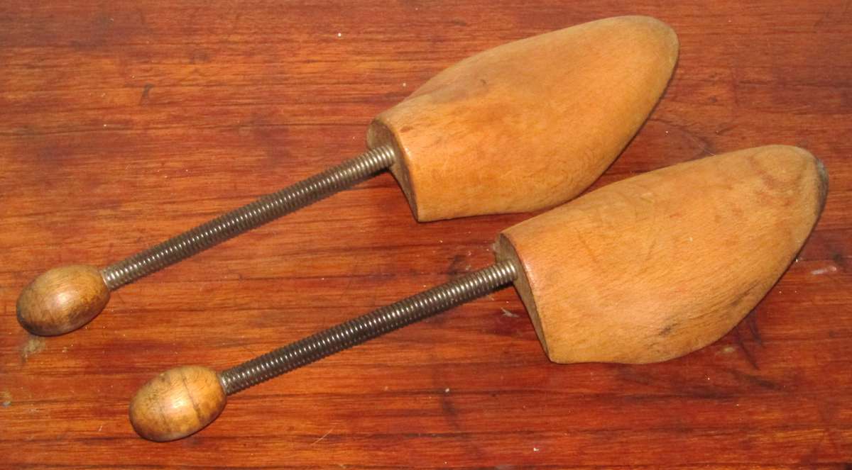 Vintage Wood Shoe Stretchers Size 5